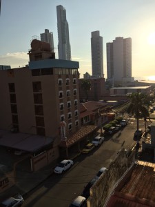 Auringonnousu Panama Cityssä